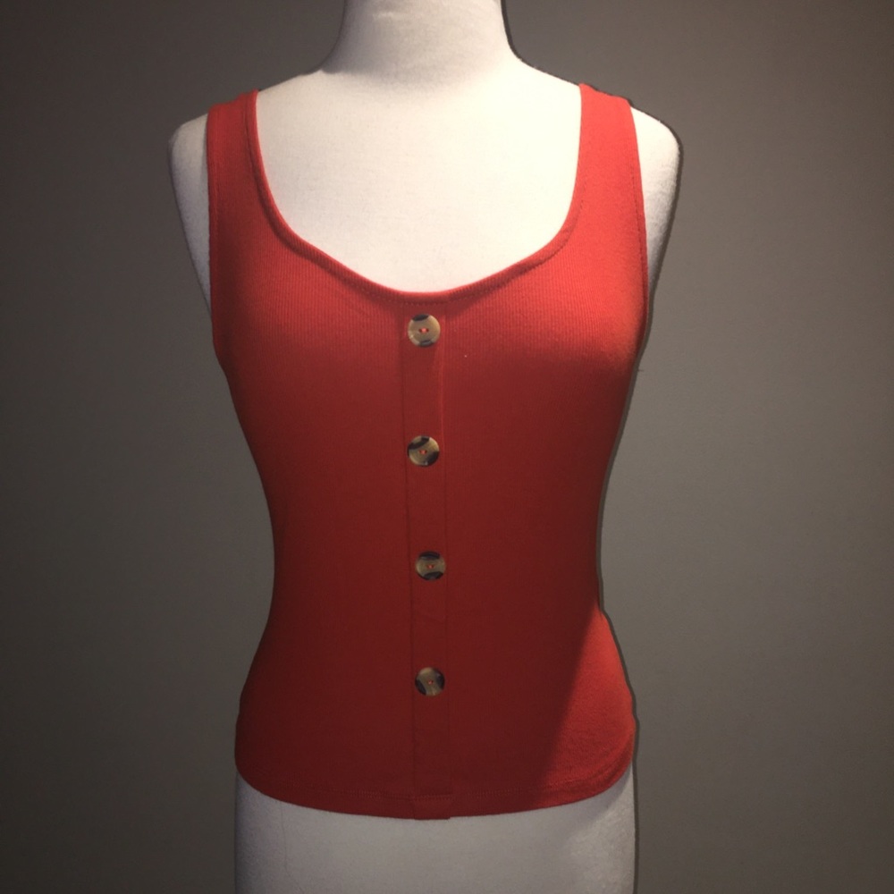 Ladies tank size L